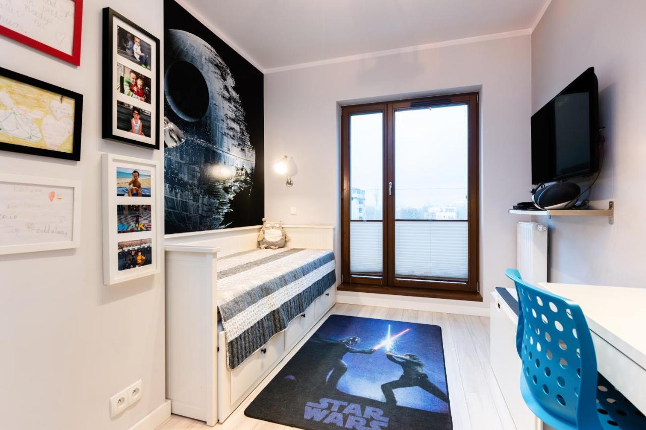 Elegant Business Accommodation With Parking - By Upstairs Krasków Εξωτερικό φωτογραφία